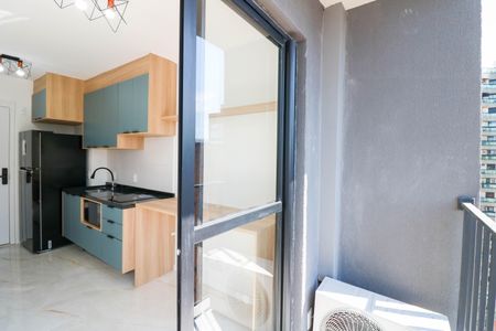 Varanda de kitnet/studio para alugar com 1 quarto, 27m² em Campo Belo, São Paulo