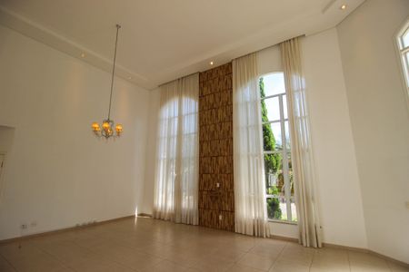 Casa de condomínio para alugar com 300m², 3 quartos e 4 vagas