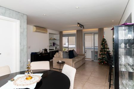 Apartamento à venda com 94m², 2 quartos e 2 vagas Apartamento à venda com 94m², 2 quartos e 2 vagasSala