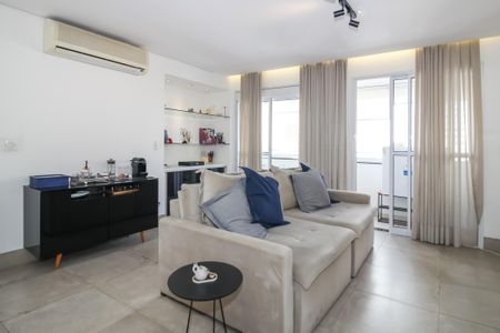 Apartamento à venda com 94m², 2 quartos e 2 vagas Apartamento à venda com 94m², 2 quartos e 2 vagasSala