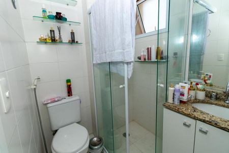 Apartamento à venda com 94m², 2 quartos e 2 vagas Apartamento à venda com 94m², 2 quartos e 2 vagasBanheiro da Suíte