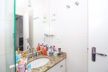 Apartamento à venda com 94m², 2 quartos e 2 vagas Apartamento à venda com 94m², 2 quartos e 2 vagasBanheiro da Suíte