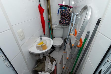 Apartamento à venda com 94m², 2 quartos e 2 vagas Apartamento à venda com 94m², 2 quartos e 2 vagasBanheiro de Serviço