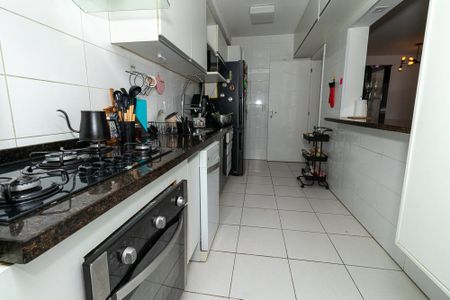 Apartamento à venda com 94m², 2 quartos e 2 vagas Apartamento à venda com 94m², 2 quartos e 2 vagasCozinha