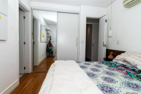 Apartamento à venda com 94m², 2 quartos e 2 vagas Apartamento à venda com 94m², 2 quartos e 2 vagasSuíte