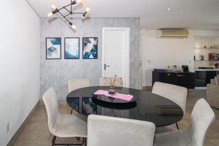 Sala de apartamento à venda com 2 quartos, 94m² em Água Branca, São Paulo