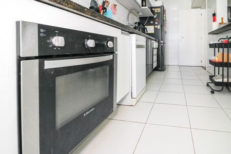 Apartamento à venda com 94m², 2 quartos e 2 vagas Apartamento à venda com 94m², 2 quartos e 2 vagasCozinha