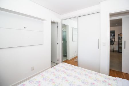 Apartamento à venda com 94m², 2 quartos e 2 vagas Apartamento à venda com 94m², 2 quartos e 2 vagasSuíte