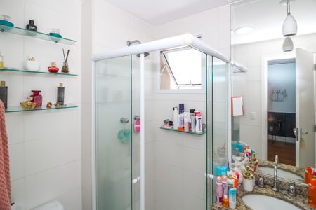 Apartamento à venda com 94m², 2 quartos e 2 vagas Apartamento à venda com 94m², 2 quartos e 2 vagasBanheiro da Suíte