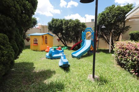 Apartamento para alugar com 170m², 3 quartos e 4 vagas Apartamento para alugar com 170m², 3 quartos e 4 vagasÁrea comum - Playground