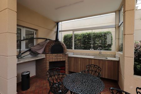 Apartamento para alugar com 170m², 3 quartos e 4 vagas Apartamento para alugar com 170m², 3 quartos e 4 vagasÁrea comum - Churrasqueira