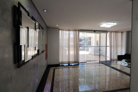 Apartamento para alugar com 170m², 3 quartos e 4 vagas Apartamento para alugar com 170m², 3 quartos e 4 vagasHall social