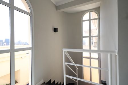 Apartamento para alugar com 170m², 3 quartos e 4 vagasEscada