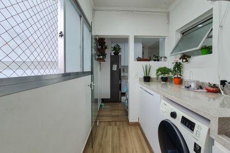 Apartamento à venda com 94m², 3 quartos e 1 vagaÁrea de Serviço