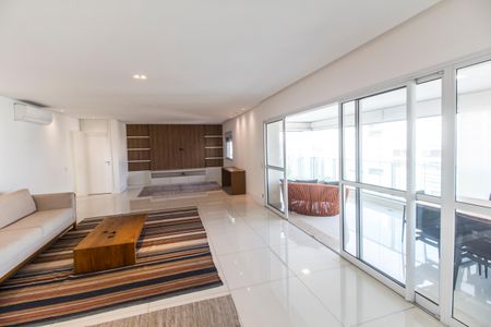 Sala  de apartamento para alugar com 3 quartos, 212m² em Alphaville, Barueri