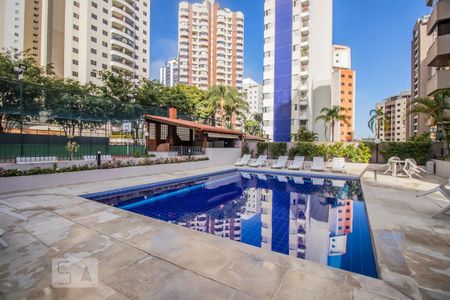 Apartamento à venda com 128m², 3 quartos e 2 vagasÁrea comum - Piscina