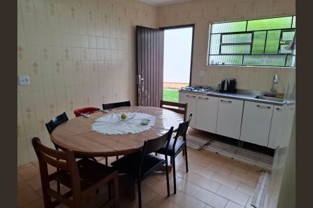 Casa à venda com 200m², 3 quartos e 2 vagasCozinha