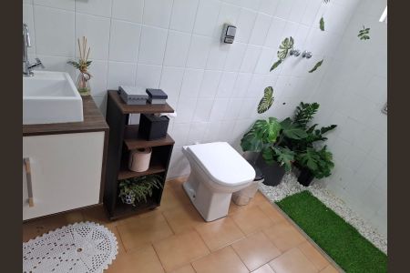Casa à venda com 200m², 3 quartos e 2 vagasBanheiro inferior