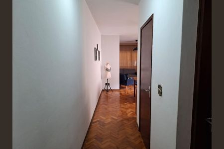 Casa à venda com 200m², 3 quartos e 2 vagasCorredor