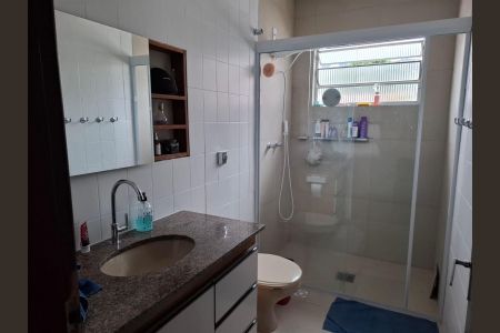 Casa à venda com 200m², 3 quartos e 2 vagasBanheiro  superior