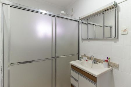 Apartamento para alugar com 60m², 2 quartos e sem vagaBanheiro