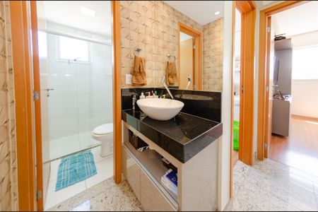 Apartamento à venda com 74m², 3 quartos e 2 vagasBanheiro social