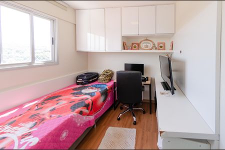 Apartamento à venda com 74m², 3 quartos e 2 vagasQuarto 2