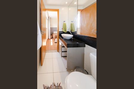 Apartamento à venda com 74m², 3 quartos e 2 vagasBanheiro suíte