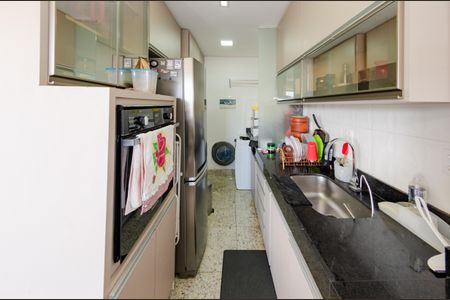 Apartamento à venda com 74m², 3 quartos e 2 vagasCozinha