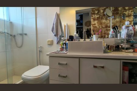 Apartamento à venda com 133m², 3 quartos e 3 vagasBanheiro da Suíte 1