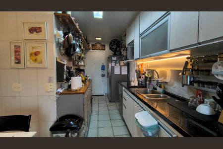 Apartamento à venda com 133m², 3 quartos e 3 vagasCozinha e Área de Serviço 