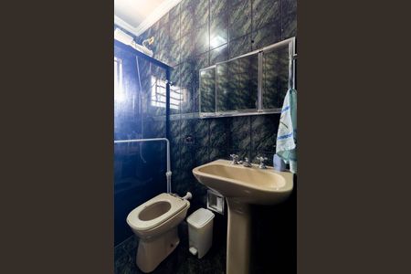 Casa à venda com 195m², 3 quartos e 2 vagasBanheiro 3