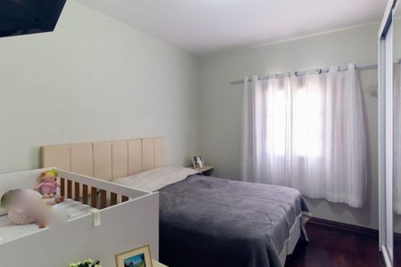 Casa à venda com 195m², 3 quartos e 2 vagasSuíte