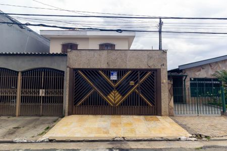 Casa à venda com 195m², 3 quartos e 2 vagasFachada