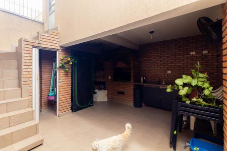 Casa à venda com 195m², 3 quartos e 2 vagasQuintal