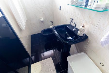 Casa à venda com 195m², 3 quartos e 2 vagasBanheiro da Suíte