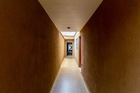 Casa à venda com 195m², 3 quartos e 2 vagasCorredor