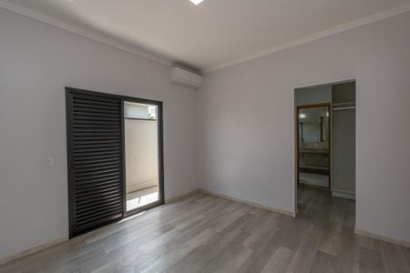 Casa de condomínio para alugar com 240m², 3 quartos e 5 vagasSuíte Master