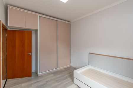 Casa de condomínio para alugar com 240m², 3 quartos e 5 vagasSuíte 2