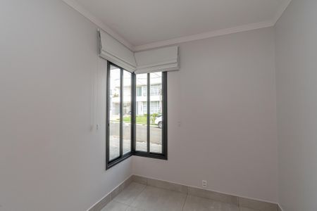 Casa de condomínio para alugar com 240m², 3 quartos e 5 vagasEscritório 
