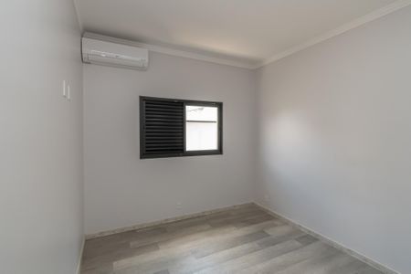 Casa de condomínio para alugar com 240m², 3 quartos e 5 vagasSuite 1