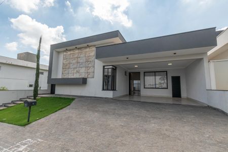 Casa de condomínio para alugar com 240m², 3 quartos e 5 vagasFachada 