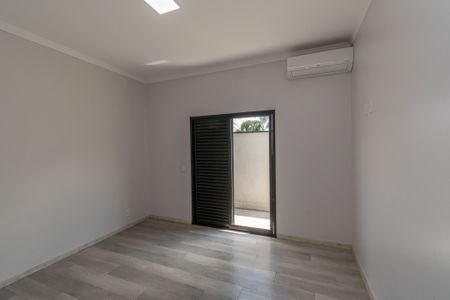 Casa de condomínio para alugar com 240m², 3 quartos e 5 vagasSuíte Master