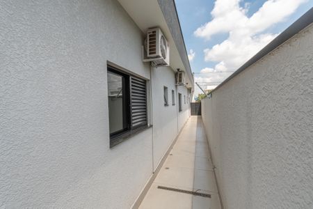 Casa de condomínio para alugar com 240m², 3 quartos e 5 vagasQuintal
