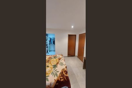 Casa de condomínio à venda com 180m², 3 quartos e 1 vagaQuarto