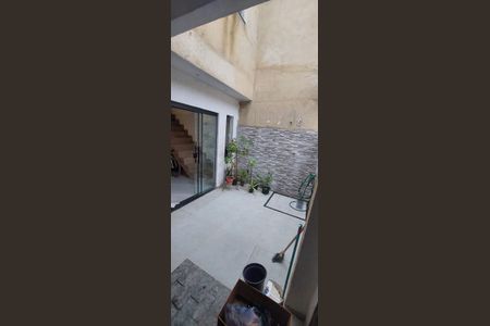 Casa de condomínio à venda com 180m², 3 quartos e 1 vagaÁrea externa