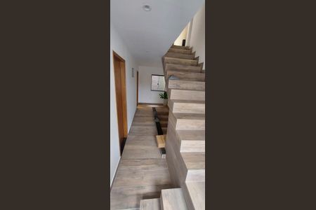 Casa de condomínio à venda com 180m², 3 quartos e 1 vagaCorredor