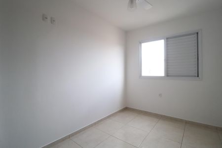 Quarto 2 de apartamento para alugar com 2 quartos, 50m² em Aclimação, Uberlândia