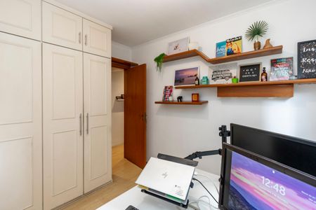 Apartamento à venda com 198m², 4 quartos e 2 vagasQuarto 2