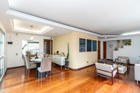 Apartamento à venda com 198m², 4 quartos e 2 vagasSala